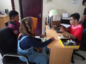 Keluarga Cucun C saat mengadukan kasusnya di DPN SBMI