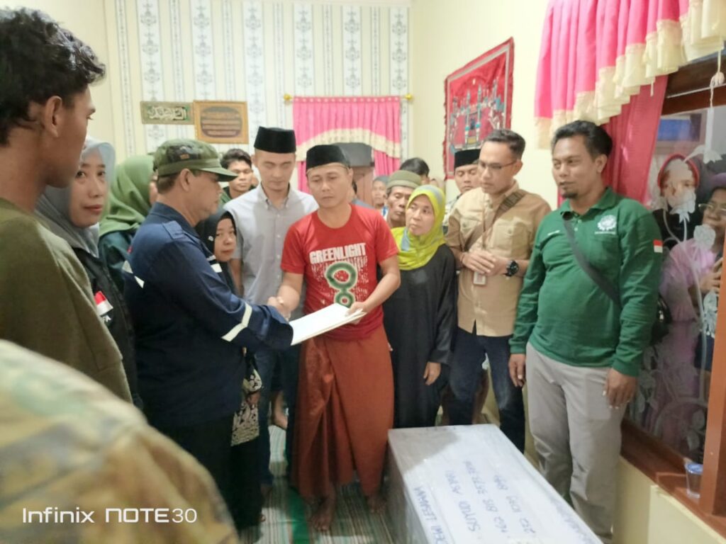 dpc sbmi lumajang mendampingi pemulangan jenazah pmi dari malaysia 08/09/2024