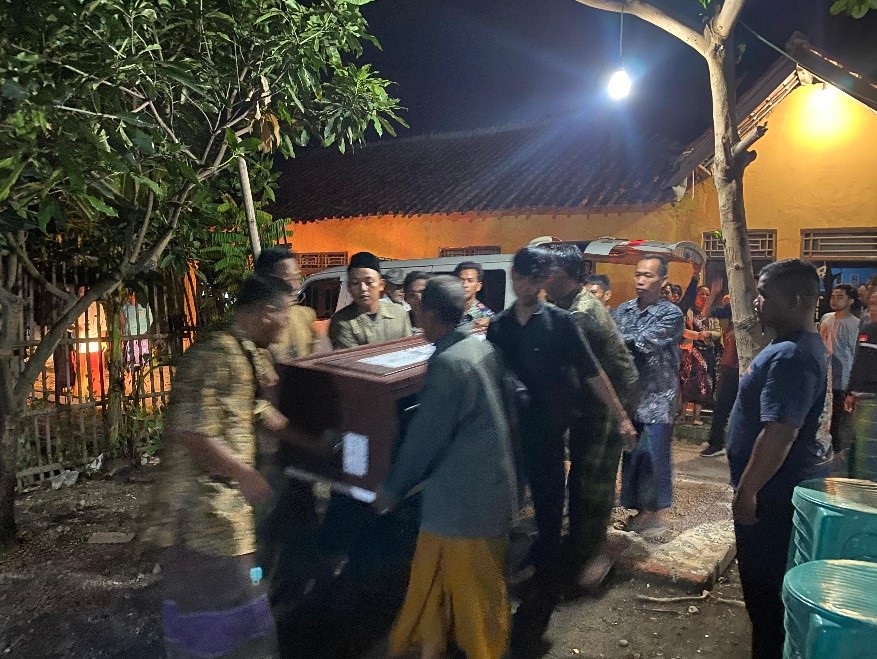 DPC SBMI Tegal dan Brebes Dampingi Pemulangan Jenazah Buruh Migran Asal Brebes yang Meninggal di Arab Saudi 1 DPC SBMI Tegal dan Brebes Dampingi Pemulangan Jenazah Buruh Migran Asal Brebes yang Meninggal di Arab Saudi 28/06/2025