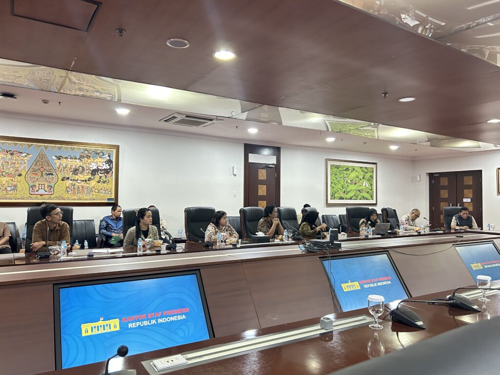 SBMI Dampingi Korban dan Keluarga Korban Online Scam di Myanmar dalam Audiensi ke Kantor Staf Kepresidenan 1 SBMI Dampingi Korban dan Keluarga Korban Online Scam di Myanmar dalam Audiensi ke Kantor Staf Kepresidenan 25/06/2025