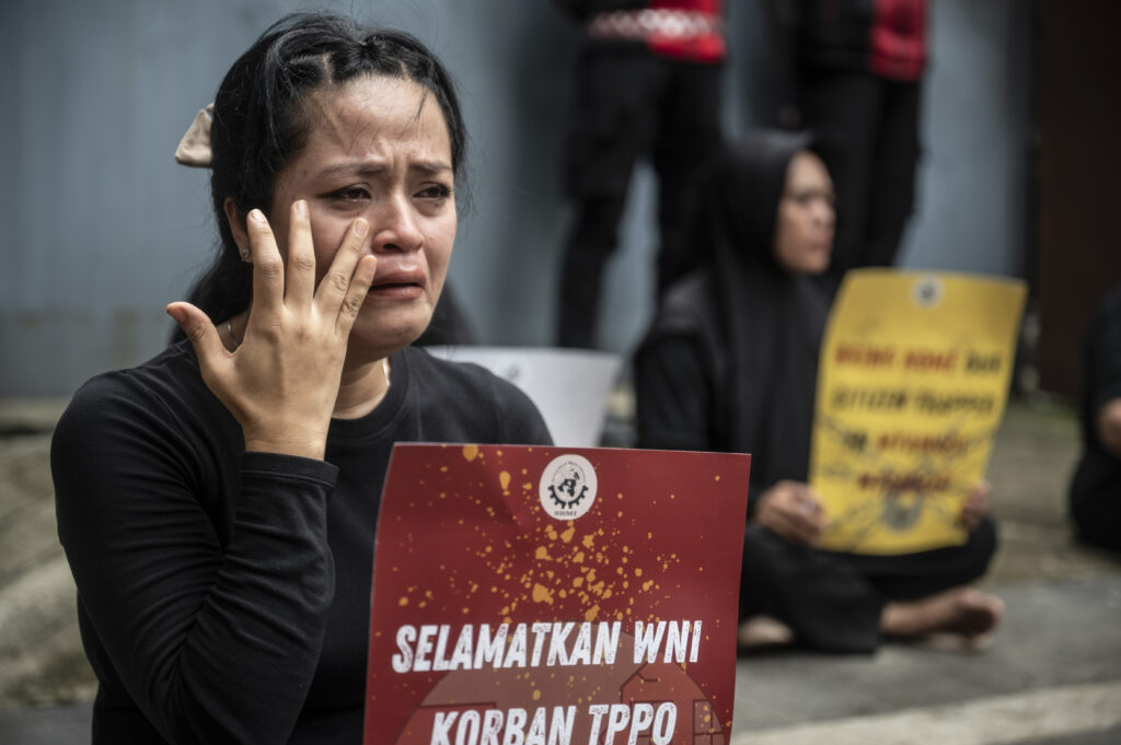 SBMI Melaksanakan Audiensi dan Gelar Aksi Tuntut Pemulangan WNI Korban Online Scam di Kedutaan Besar Myanmar 1 SBMI Melaksanakan Audiensi dan Gelar Aksi Tuntut Pemulangan WNI Korban Online Scam di Kedutaan Besar Myanmar 25/06/2025
