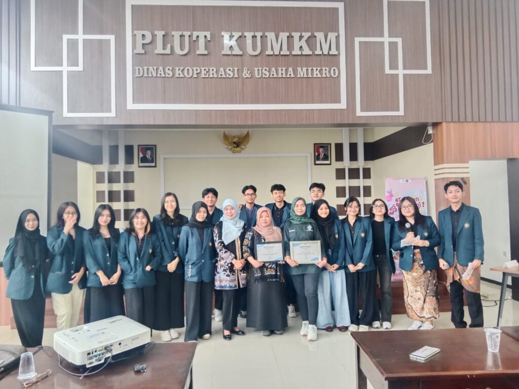 Kolaborasi Universitas Brawijaya dan SBMI Dorong Kemandirian Purna Pekerja Migran Lewat Pelatihan Kewirausahaan dan Soft Skill 1 Kolaborasi Universitas Brawijaya dan SBMI Dorong Kemandirian Purna Pekerja Migran Lewat Pelatihan Kewirausahaan dan Soft Skill 27/06/2025