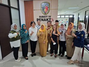 DEWAN PIMPINAN WILAYAH JAWA TIMUR SERIKAT BURUH MIGRAN INDONESIA