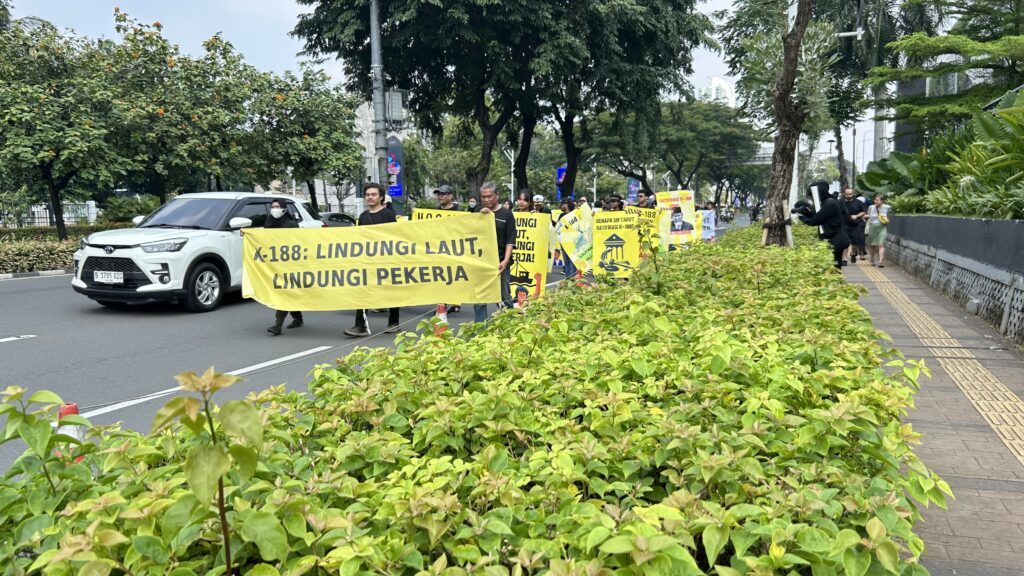 Hari Buruh 2025, Seruan dari Laut: Nelayan Desak Pemerintah Ratifikasi ILO K-188 1 Hari Buruh 2025, Seruan dari Laut: Nelayan Desak Pemerintah Ratifikasi ILO K-188 28/06/2025