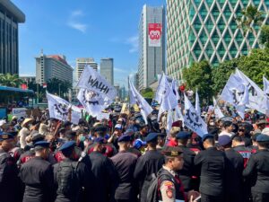 Sempat Dihadang: Pawai Damai Aliansi Rakyat untuk Keadilan Iklim (ARUKI) Dihadang Aparat di Thamrin